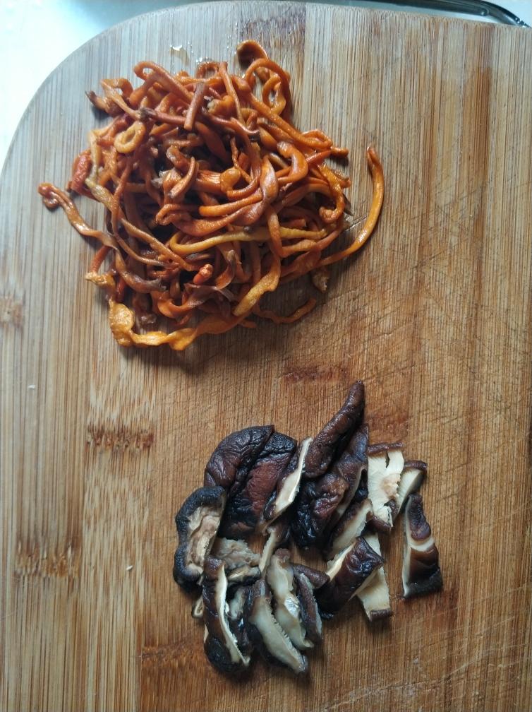 虫草花冬菇蒸鸡的做法步骤图 怎么做好吃 卡拉小姐 下厨房