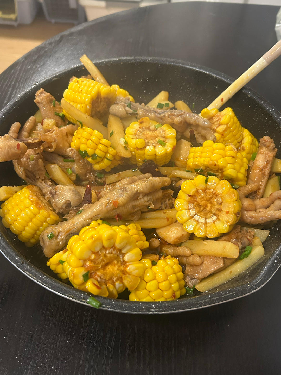 家庭版鸡翅鸡爪煲