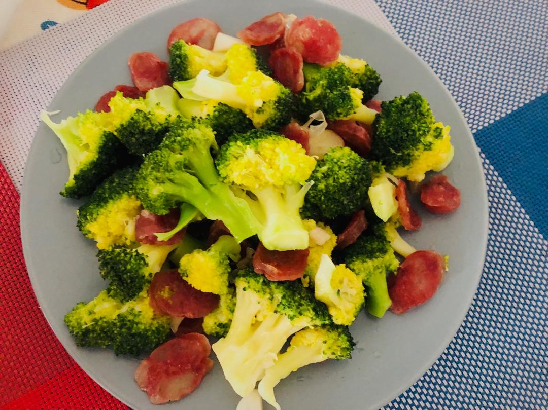 西兰花炒腊肉