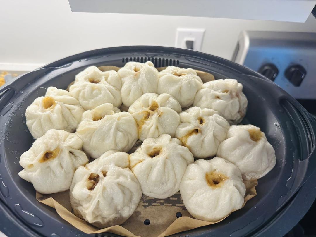 鲜嫩多汁的牛肉包子