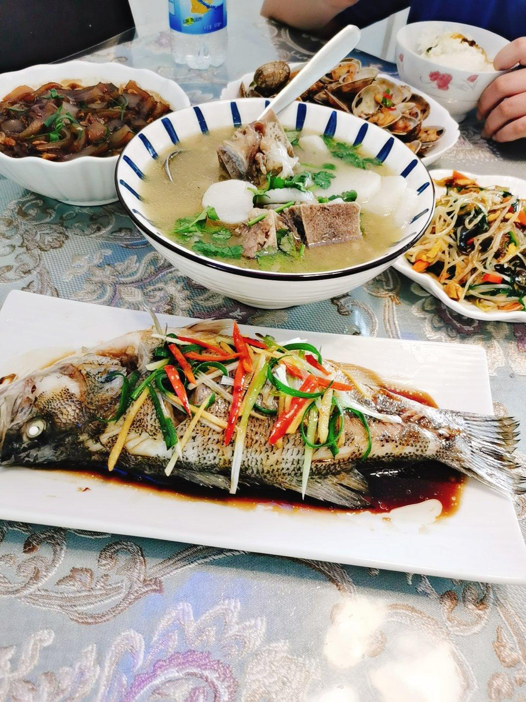 清蒸鲈鱼，三步搞定！