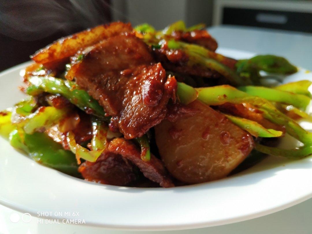 成都人家里的青椒回锅肉