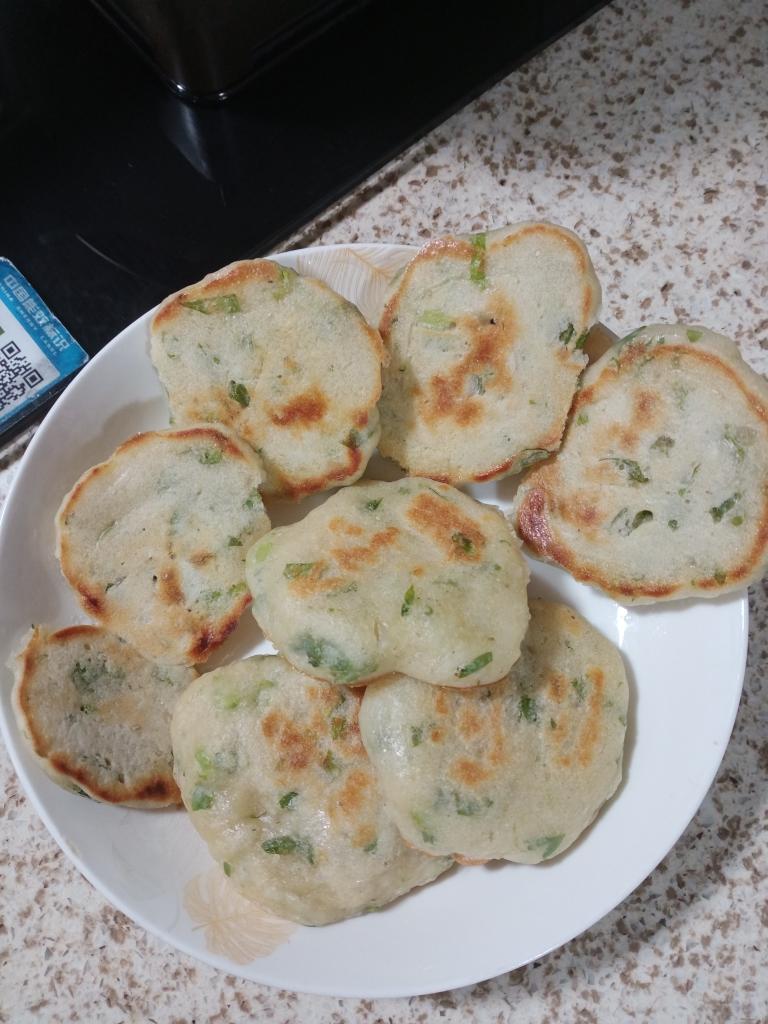 手不沾面的「芹菜叶早餐饼」凉了也不硬👍👍👍