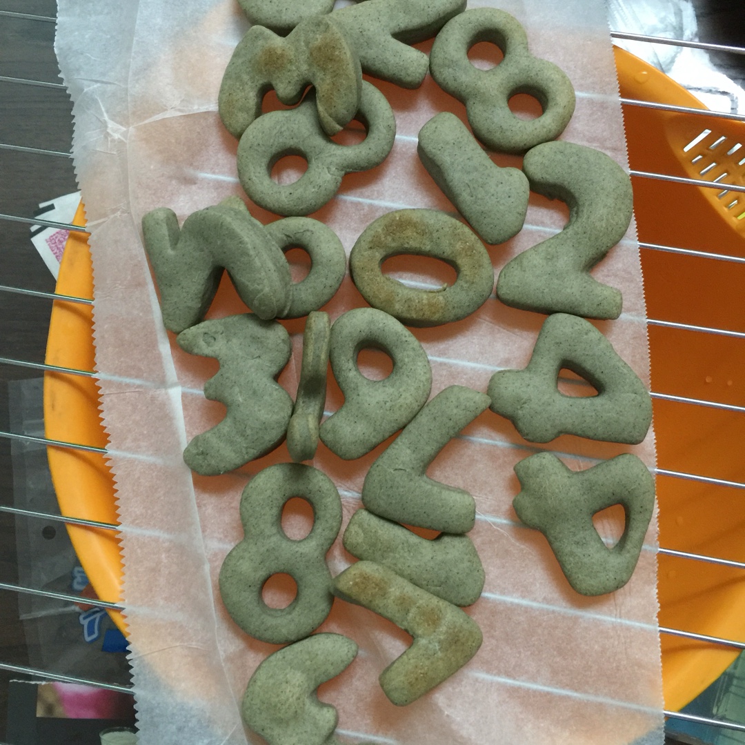 字母磨牙饼干