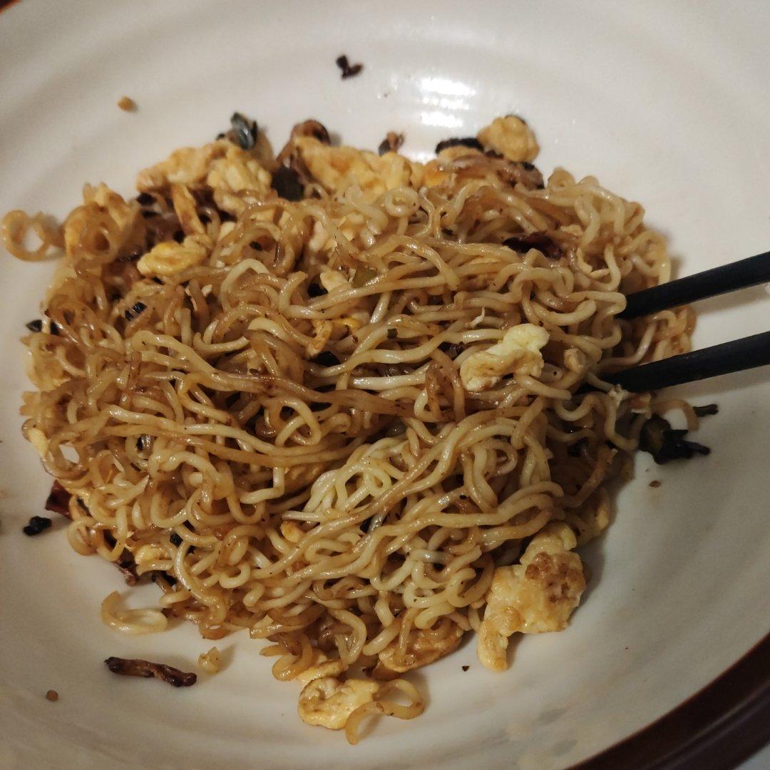 秒杀路边摊的炒方便面