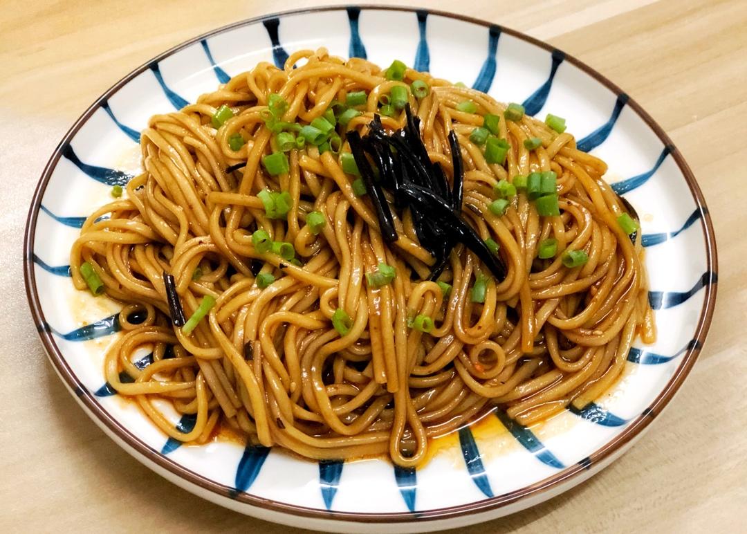 葱油拌面Spring Onion Noodles