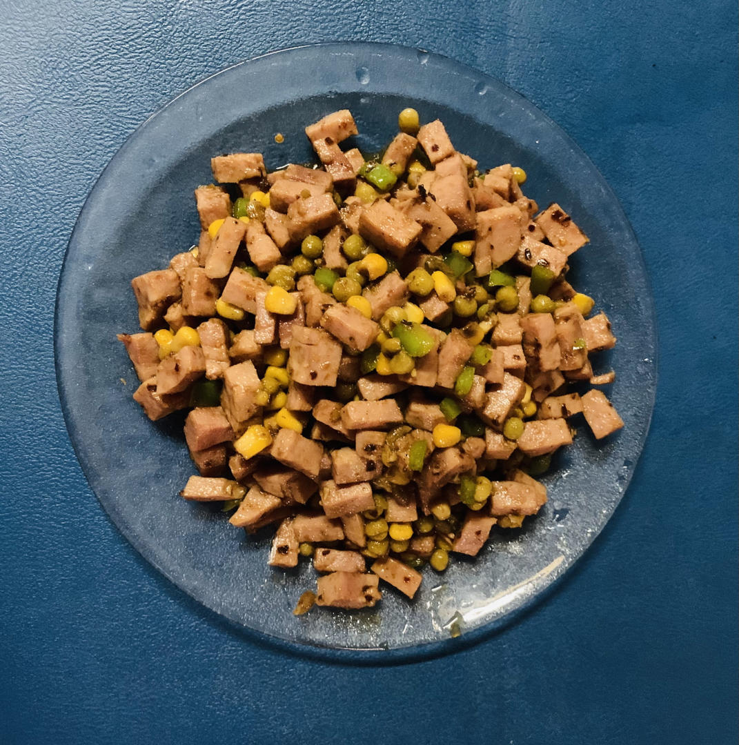 粘玉米炒火腿丁