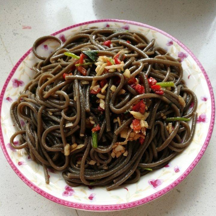 凉拌蕨根粉