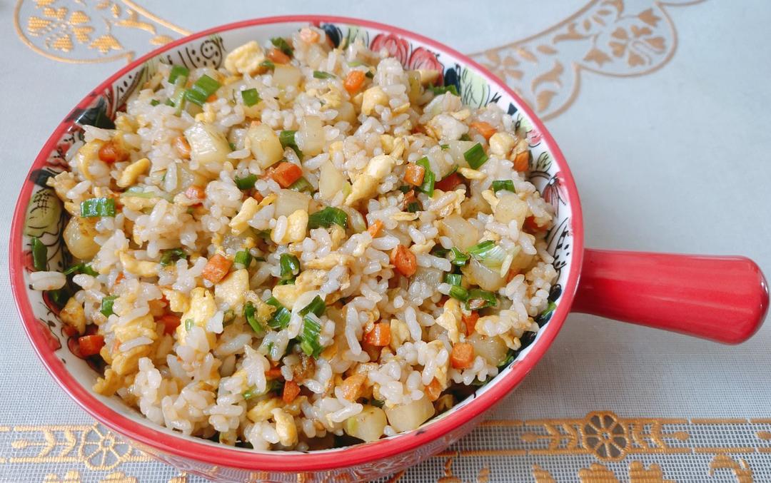 厨师长教你“蛋炒饭”如何做才好吃，答案都在这里面！