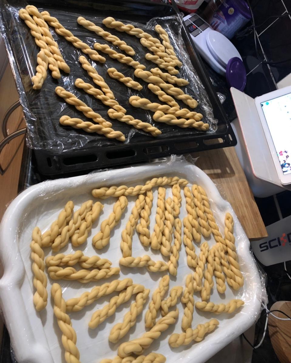 鸡蛋小麻花