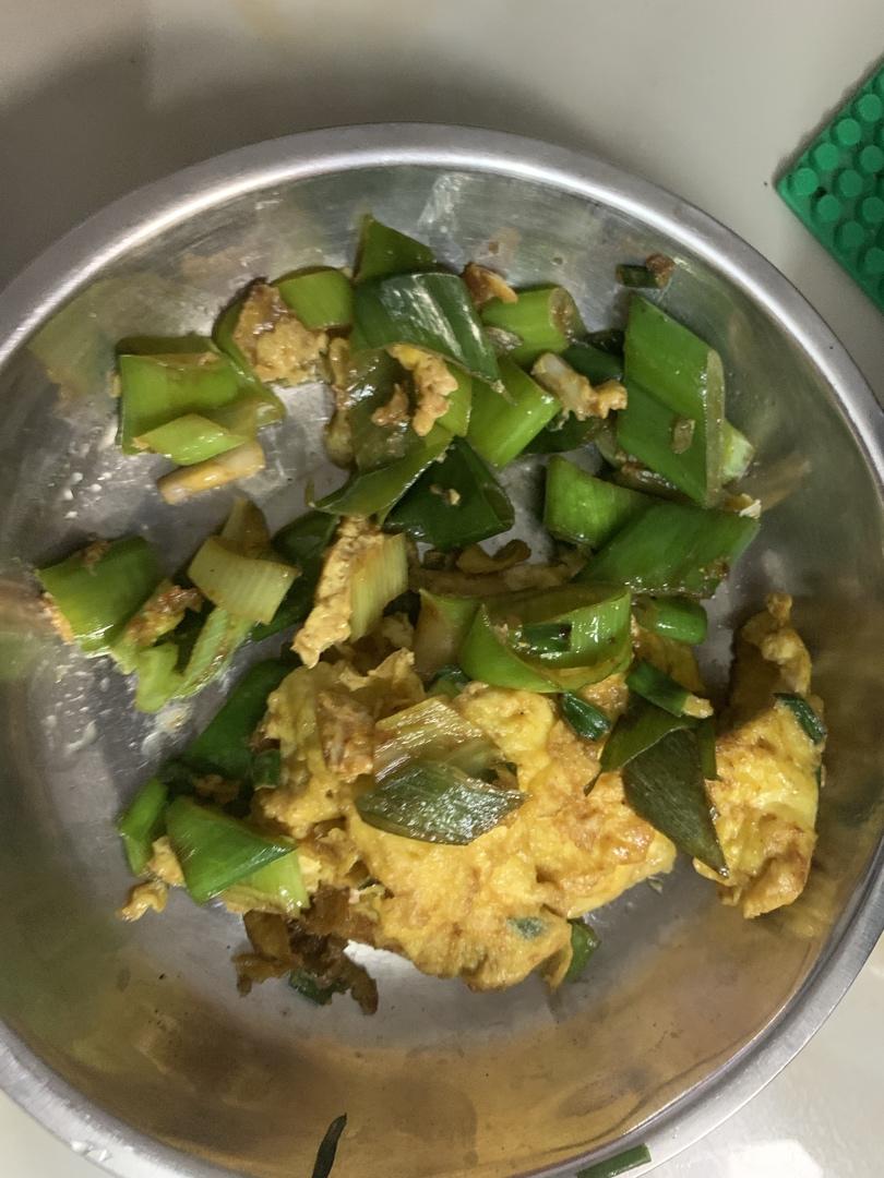 简单下饭的大葱炒鸡蛋