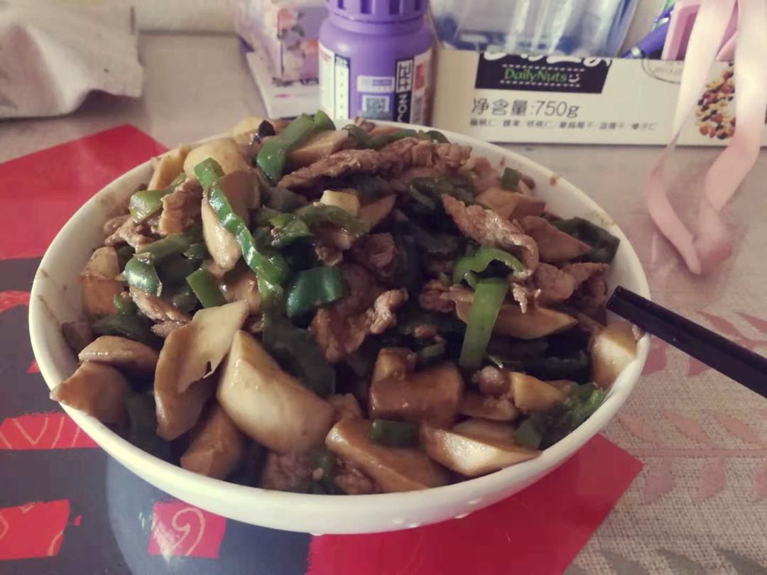 青椒素炒杏鲍菇