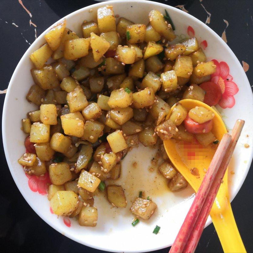 孜然火腿土豆丁