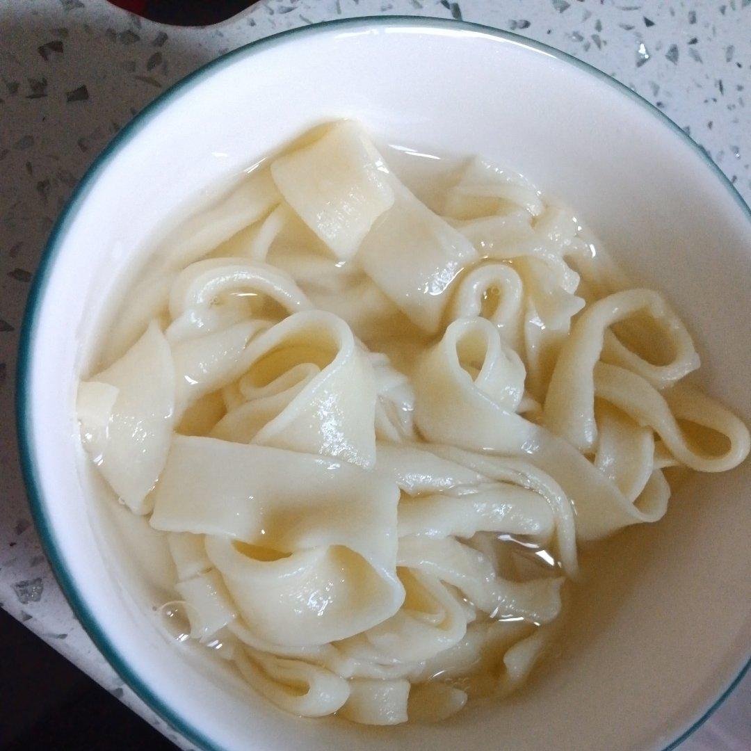 鸡蛋手擀面