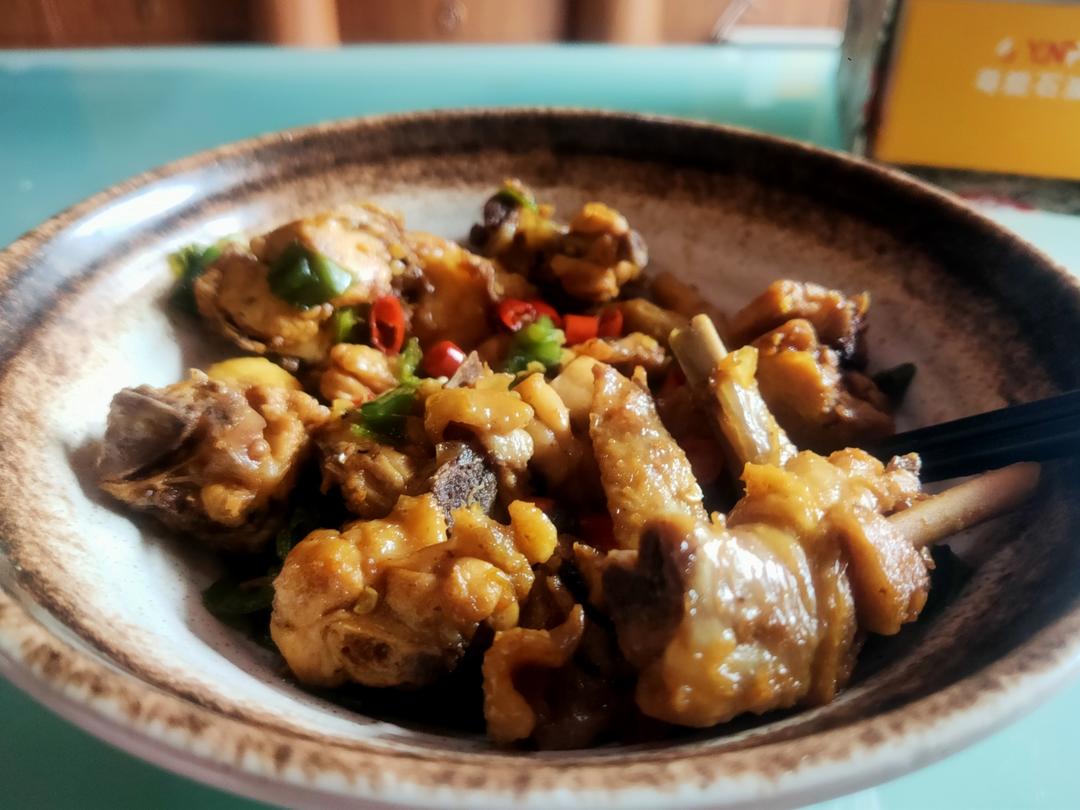 小炒鸡（鲜辣入味很下饭）