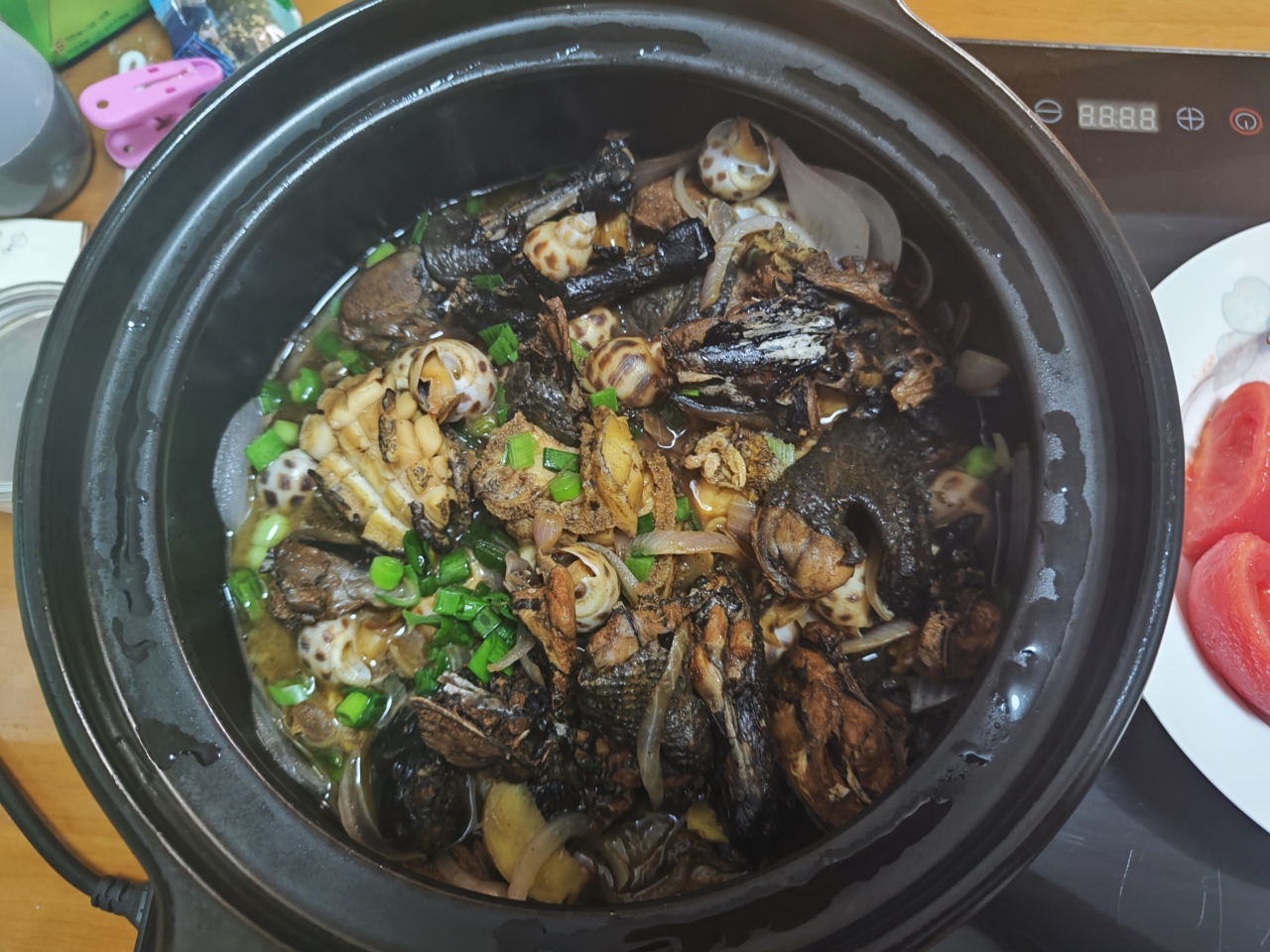 【鲍鱼花螺鸡煲】还是广东人最会吃鸡，鲍鱼花螺只能当配角！