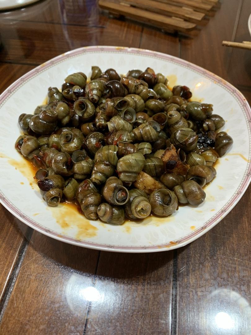 虾滑土豆做的酱香炒田螺