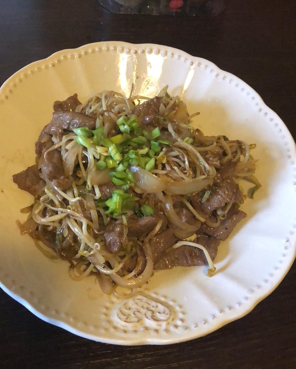 豆芽炒肉丝