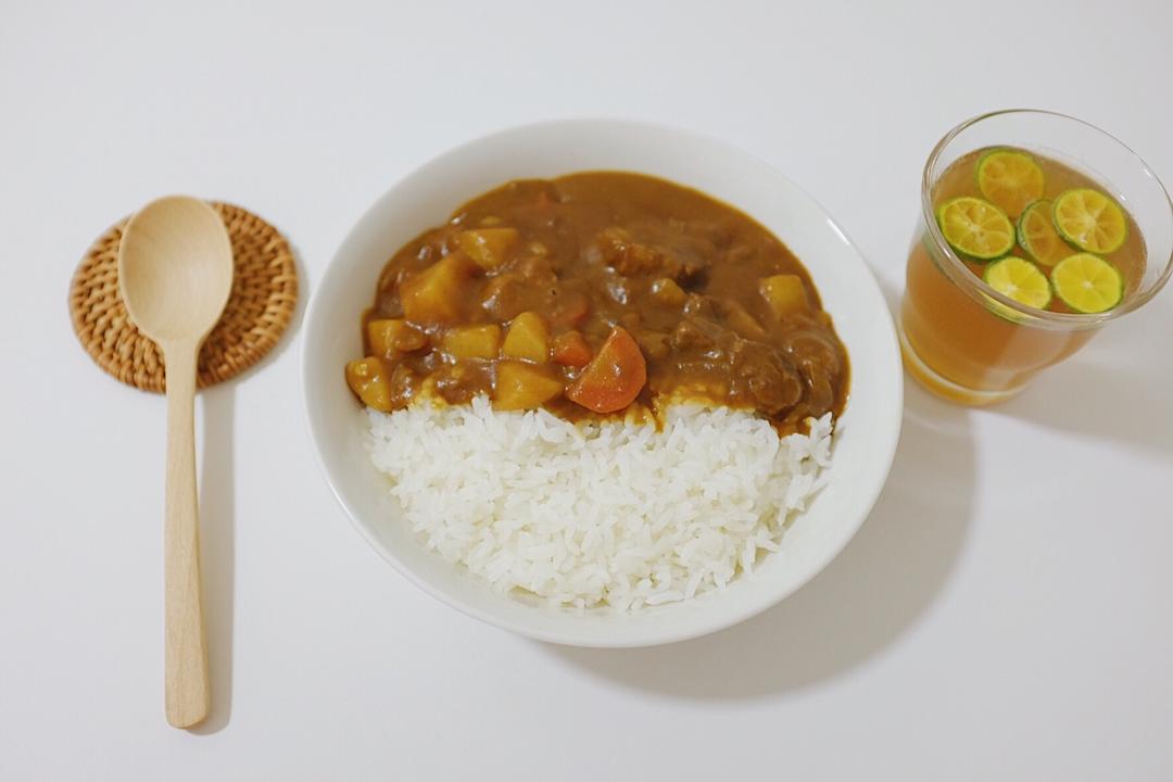 日式咖喱牛肉饭