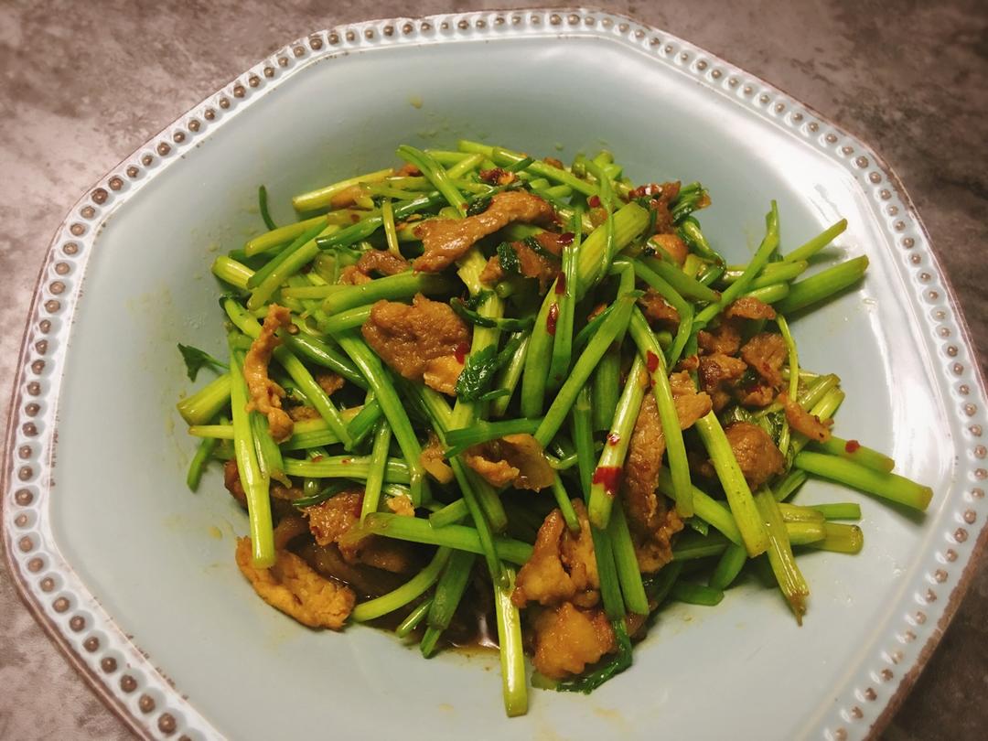 皮皮gillian做的水芹菜炒肉