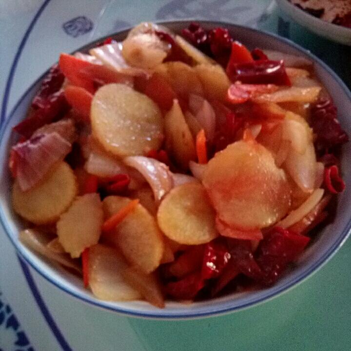 边吃边流泪的「孜然土豆片」