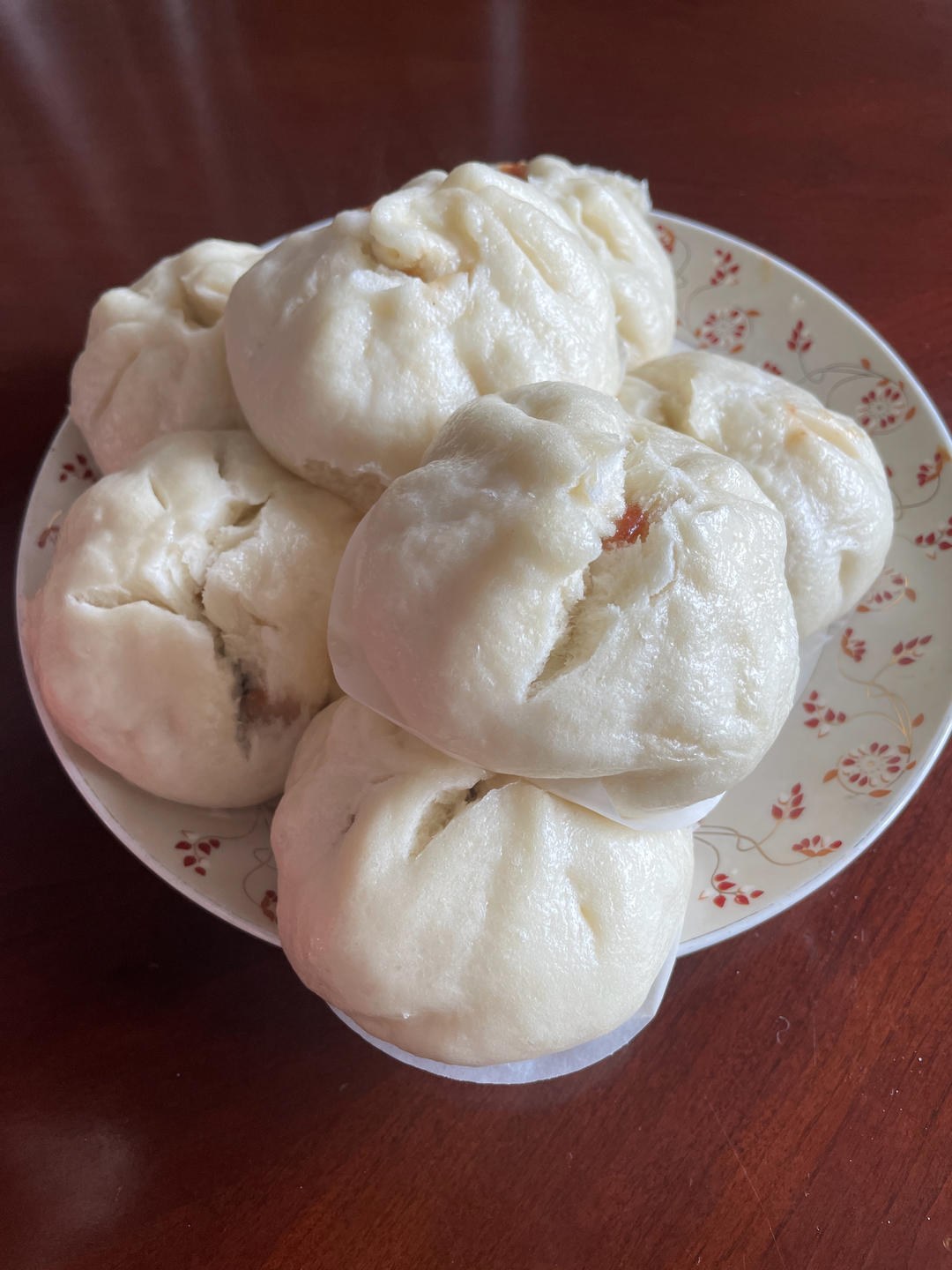 云朵般松软爆浆蜜汁叉烧包