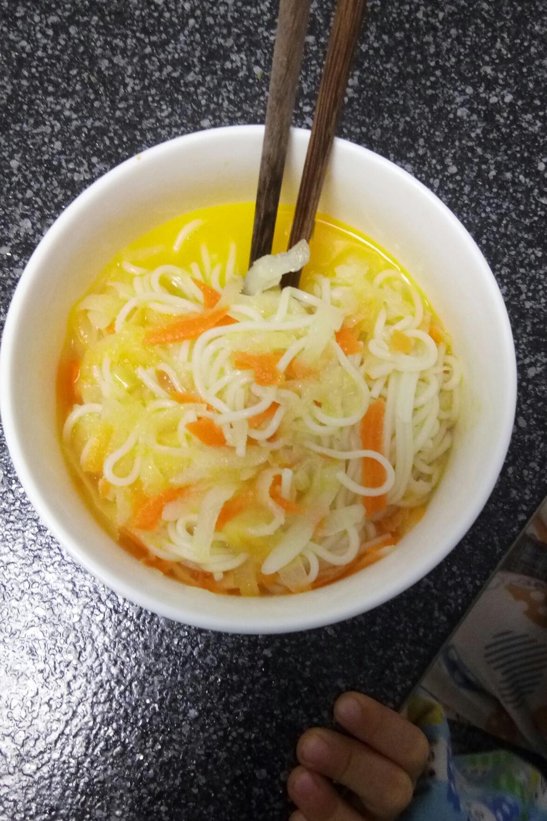 8_cici_8做的萝卜汤面