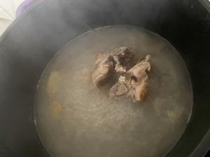 梅雨天来祛湿-猪骨眉豆海带汤的做法 步骤7
