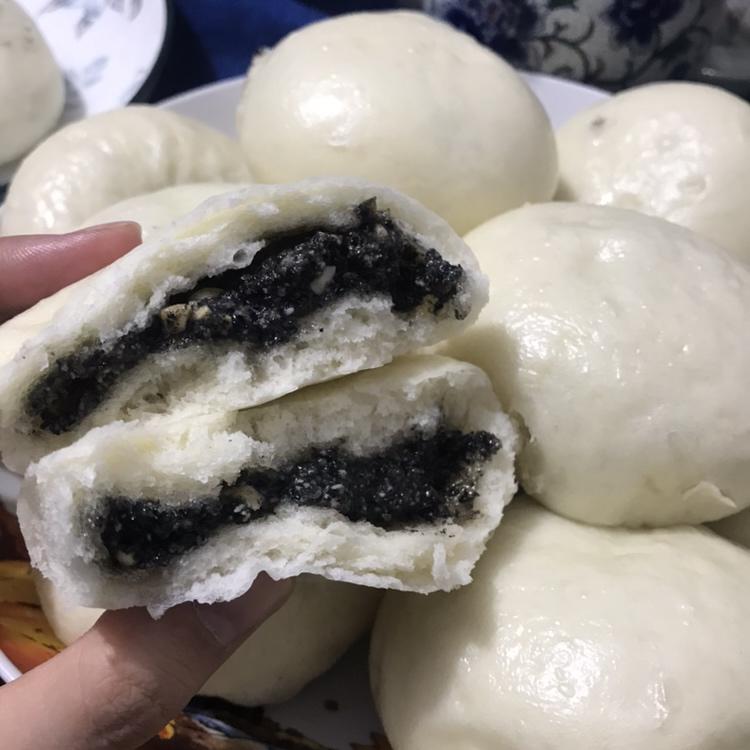 超好吃的芝麻包