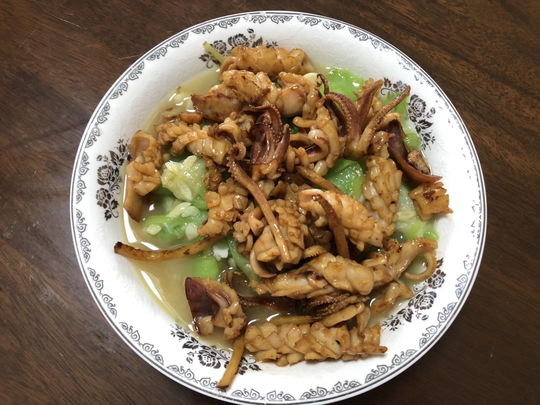 鲜鱿（肉片）炒丝瓜