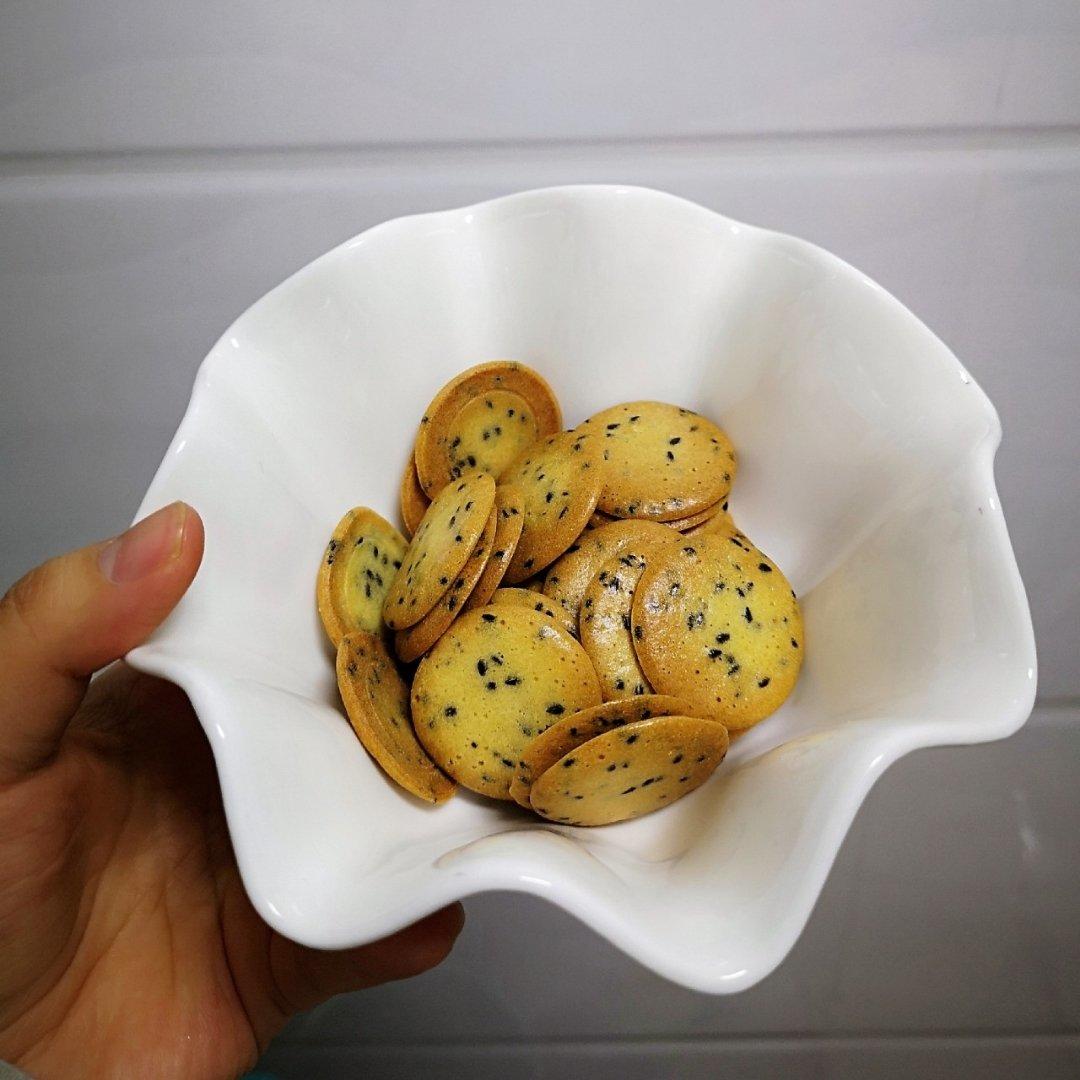 小时候的味道 — 芝麻鸡蛋薄脆饼干