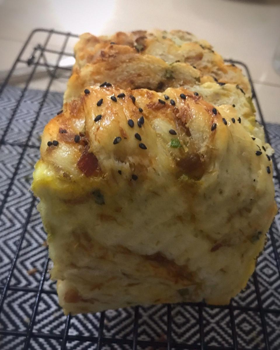 香葱肉松手撕吐司