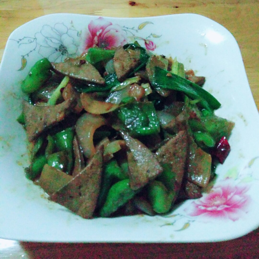 洋葱炒猪肝