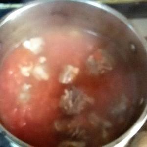 番茄炖鸭肉+青椒蒸蛋的做法 步骤2