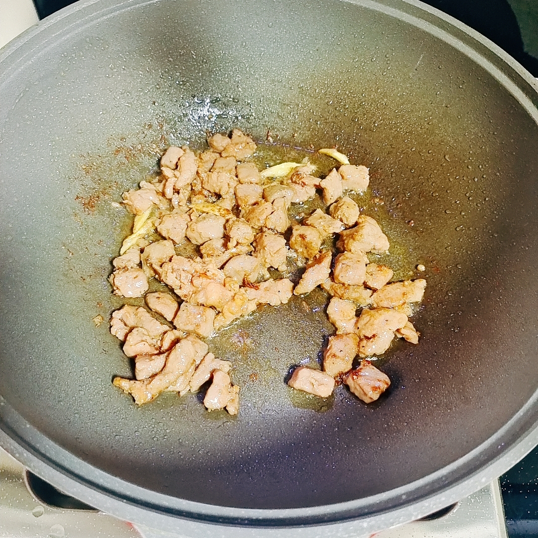 黑椒牛肉炒洋葱❗️美味下饭菜的做法 步骤2