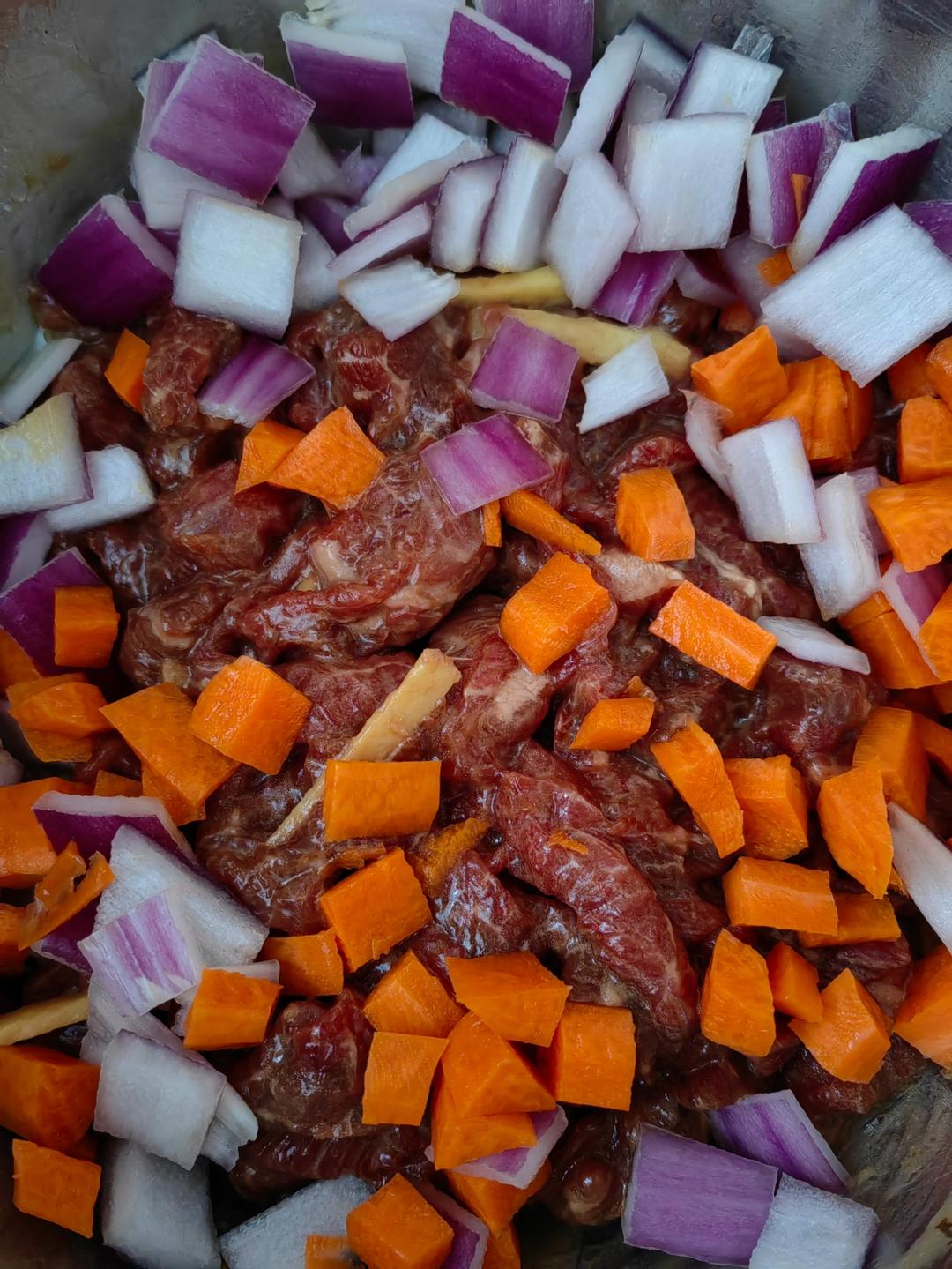 牛肉鱿鱼干煲仔饭VS腊肠牛肉八爪鱼🦑煲仔饭