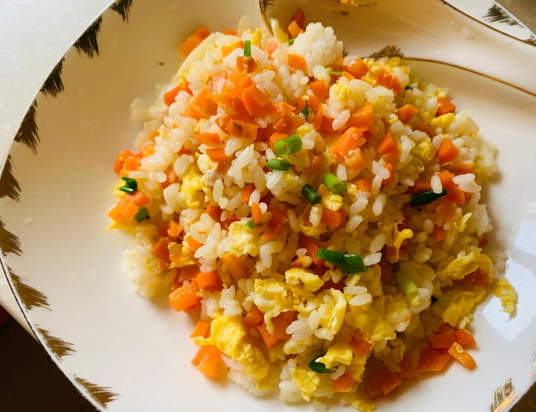 胡萝卜蛋炒饭