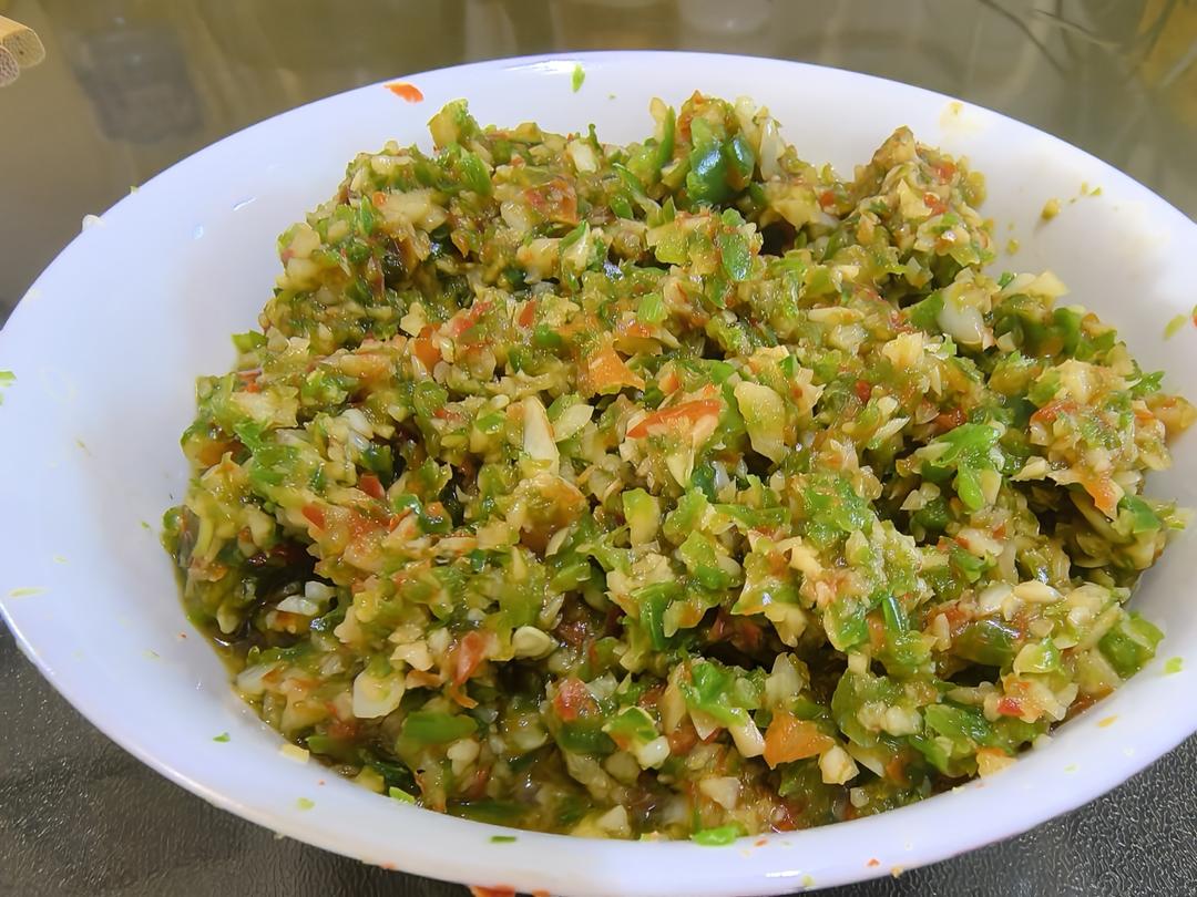 自制蒜蓉辣酱（简单，快手）