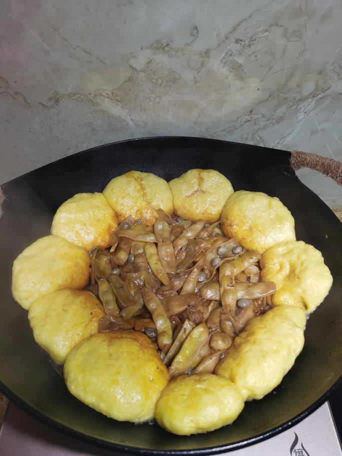 兜兜妈_4m87做的铁锅炖鱼贴饼子