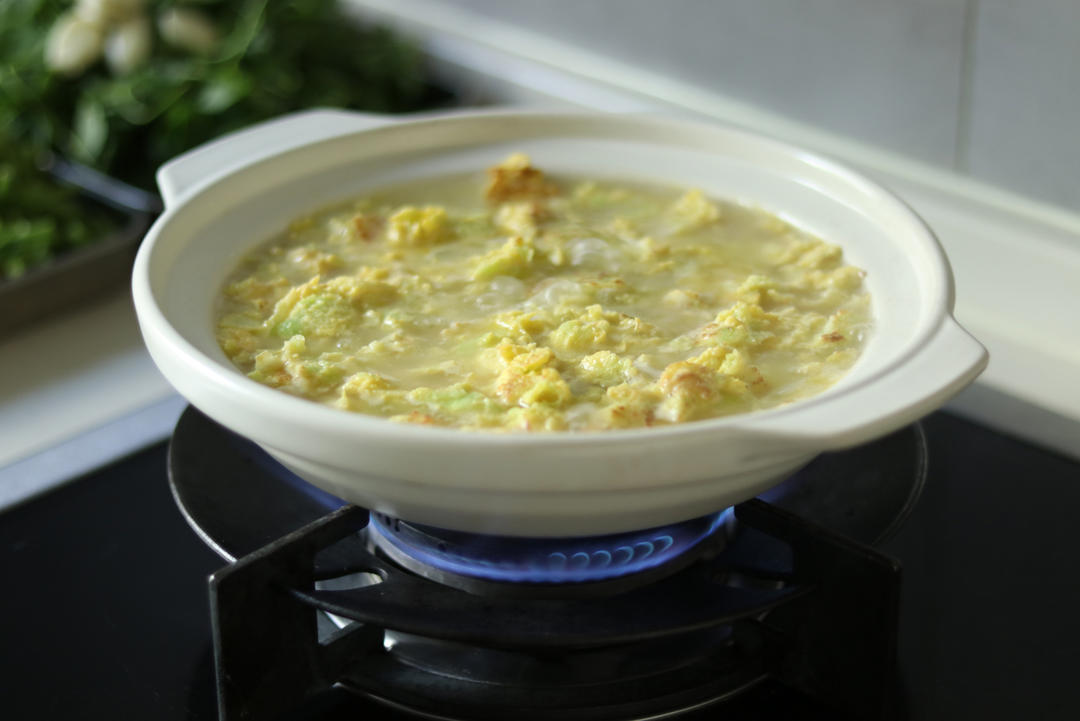 冬日暖锅 萝卜茸鸡蛋煲