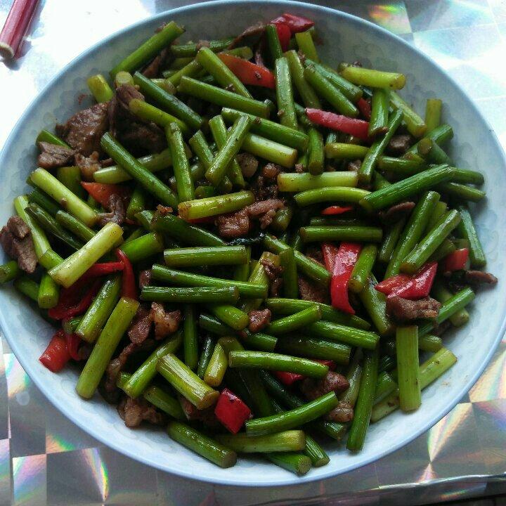 蒜台炒肉丝