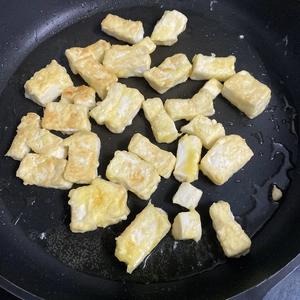 香菇豆腐煲的做法 步骤3