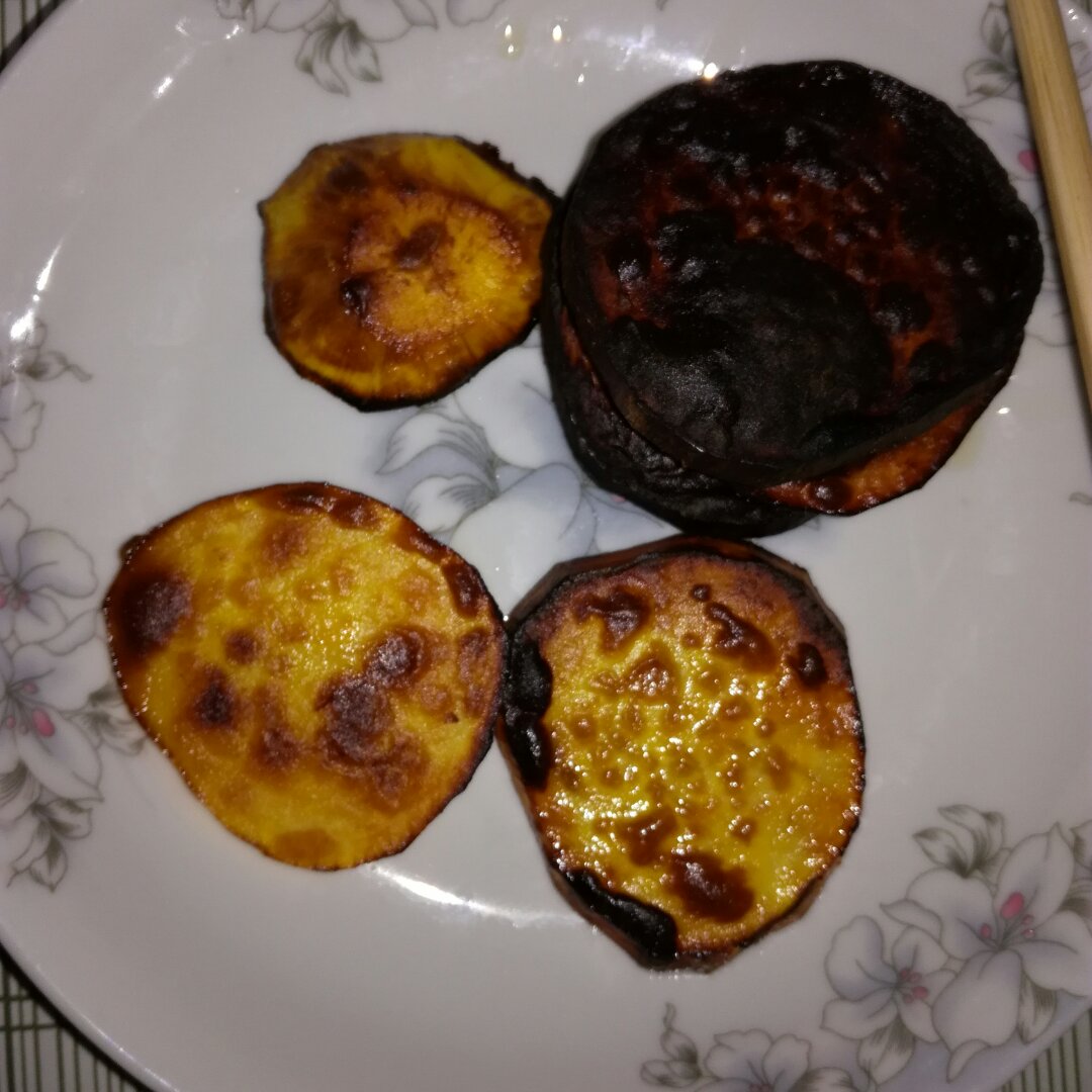 曹莞韵做的香煎红薯