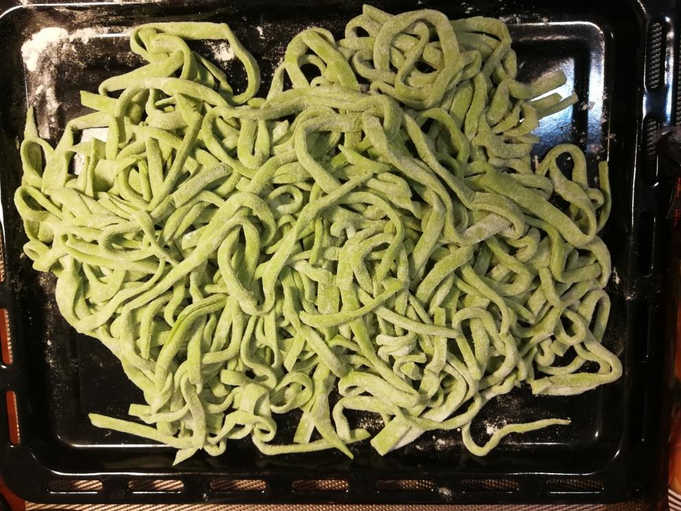 春天的味道菠菜汁手擀面