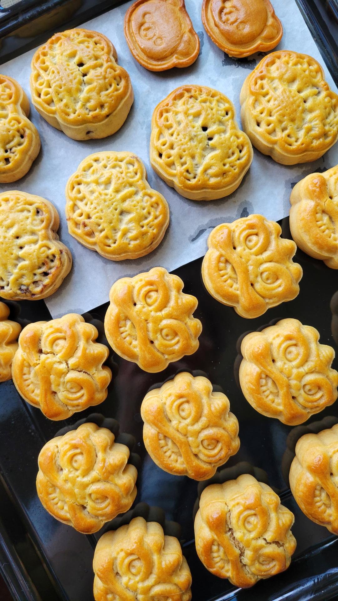 广式月饼—蛋黄莲蓉月饼