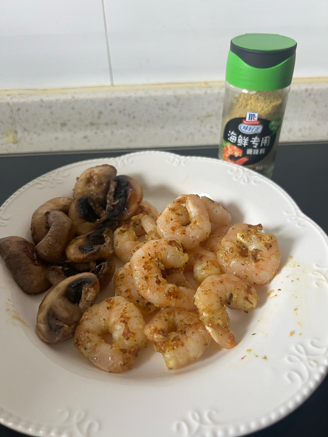 地中海蒜香虾仁配蘑菇