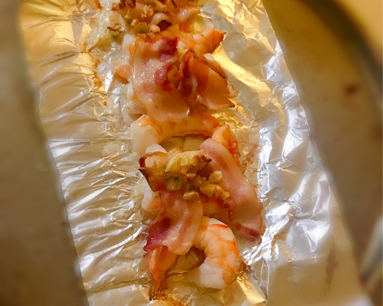 蒜蓉培根烤虾的做法