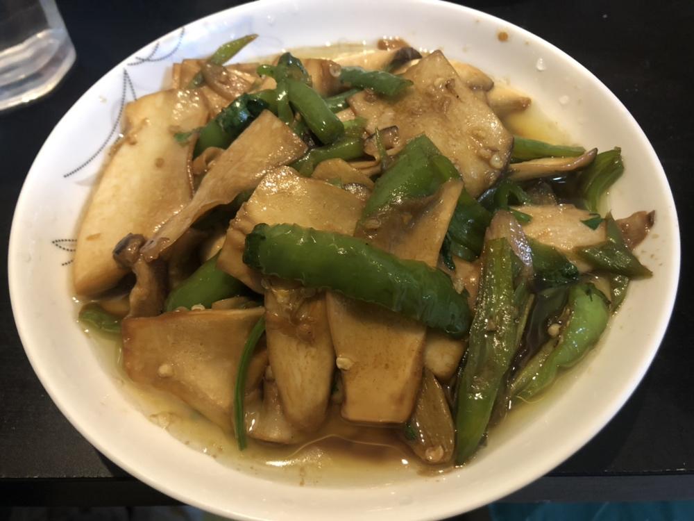 青椒素炒杏鲍菇
