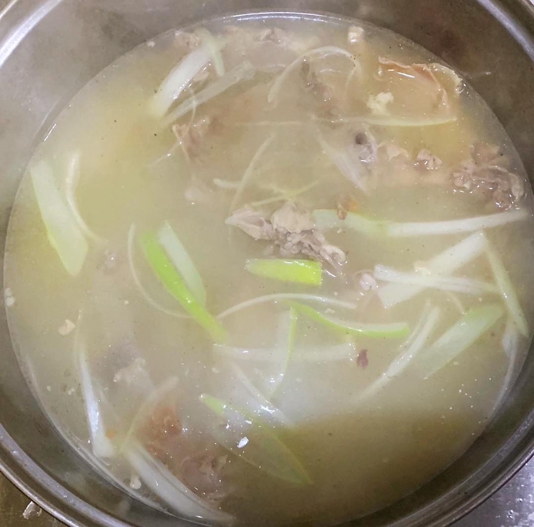 奶白鸭架汤（烤鸭）