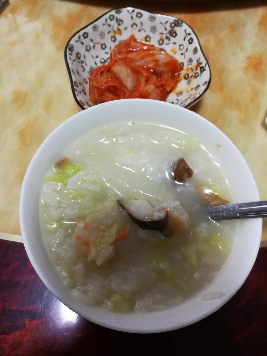 依叶倾晨做的【家传】妈妈的肉菜粥以及特殊的煮粥技巧